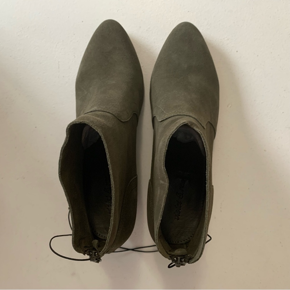 Violet & Red Size 8.5 Suede Leather Olive Green Cupid Bootie NWOB - Picture 7 of 16